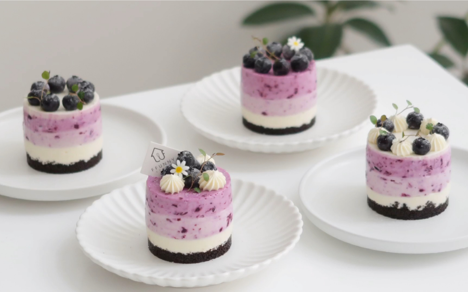 【蓝莓紫薯渐变芝士蛋糕】无需烤箱就能做出高级感爆表的蛋糕_哔哩哔哩_bilibili