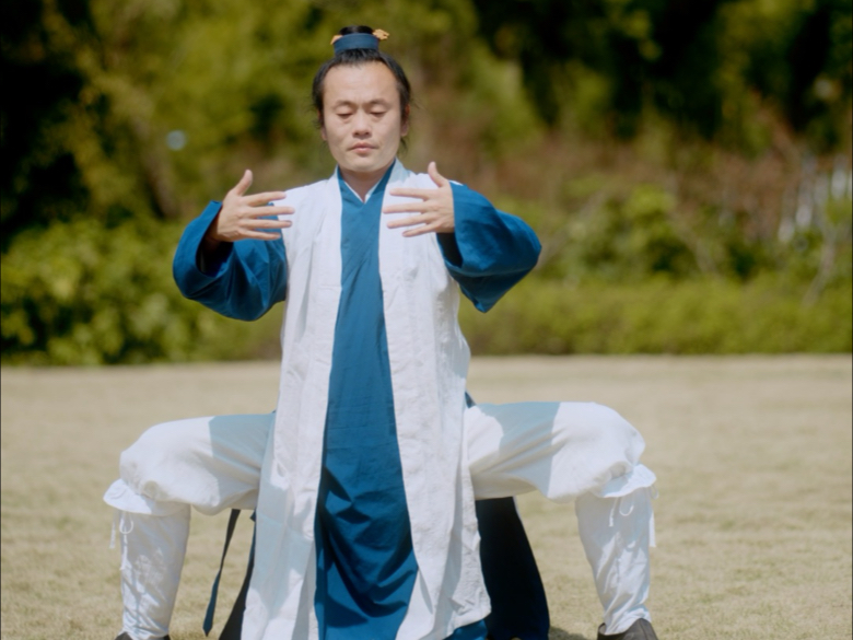 古法健身，抻劲拔背疏通筋络拉伸筋骨激发阳气，今天你练习了吗。