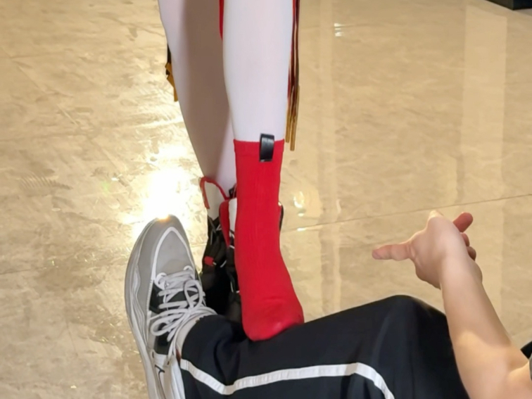 能天使也会穿本命年红袜子吗