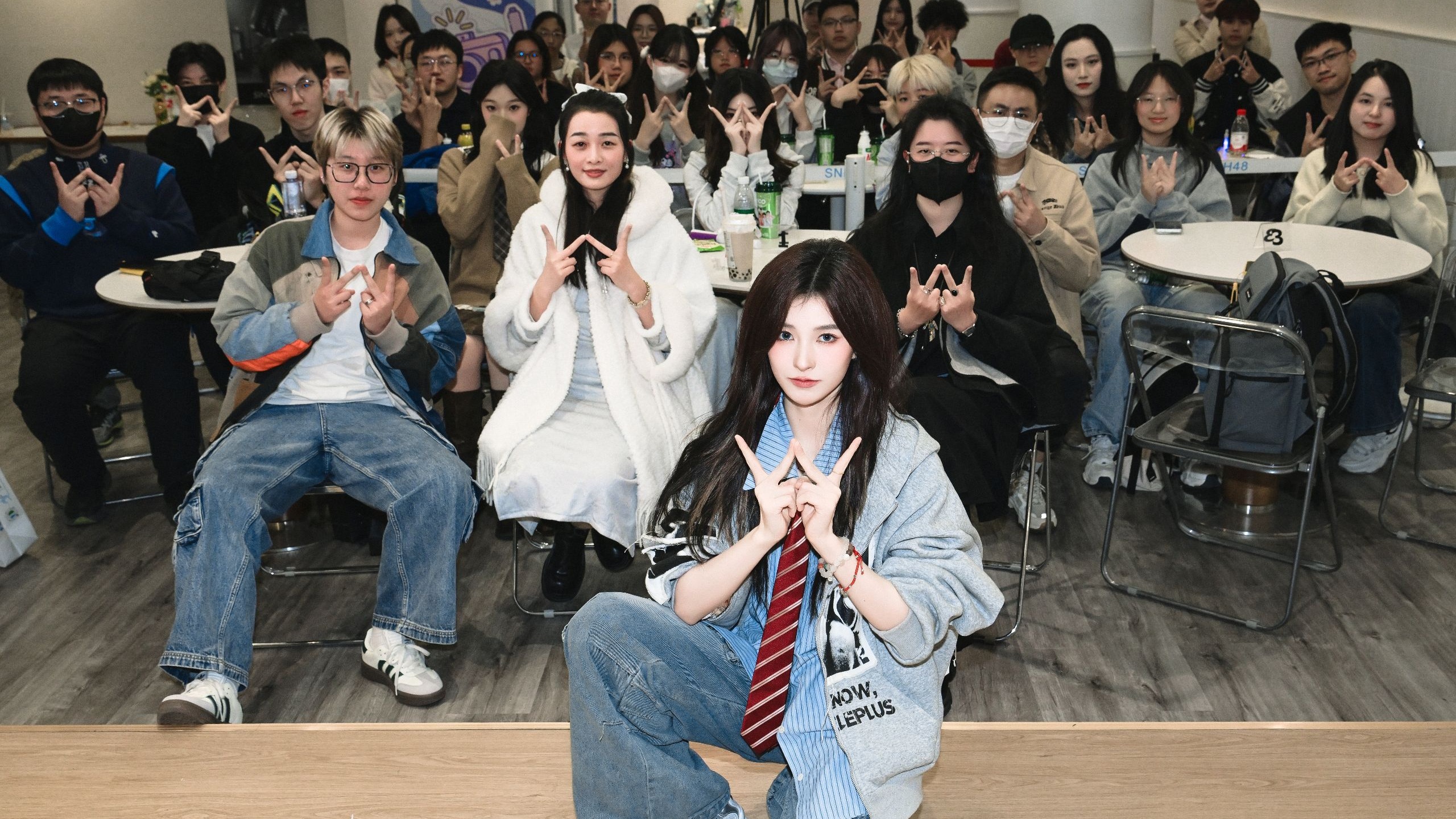 Winnipeg] [Minilive] 251123 丨What the world has given me丨Wishful thinking丨Red roses丨Ancient paintings丨Happy birthday to me丨Happy birthday to me丨Beginning to understand丨Love waltz丨Wonderful ability song丨Saying it's all over丨Angel in the Devil丨I miss you