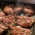 【台湾街头美食】夜市里的铁板煎鸡腿肉。