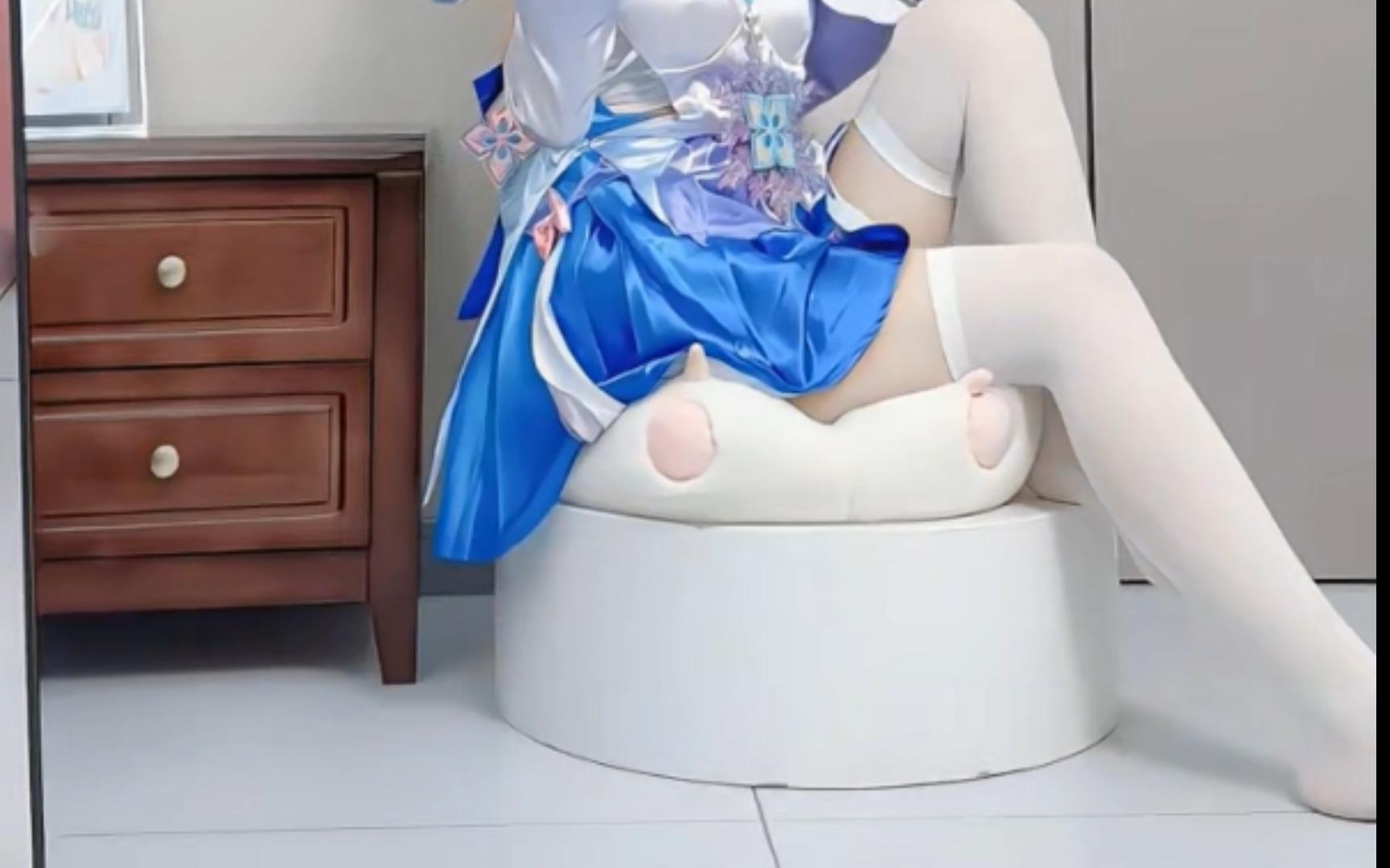 I'm looking for a girlfriend, so I'm looking for my little March.