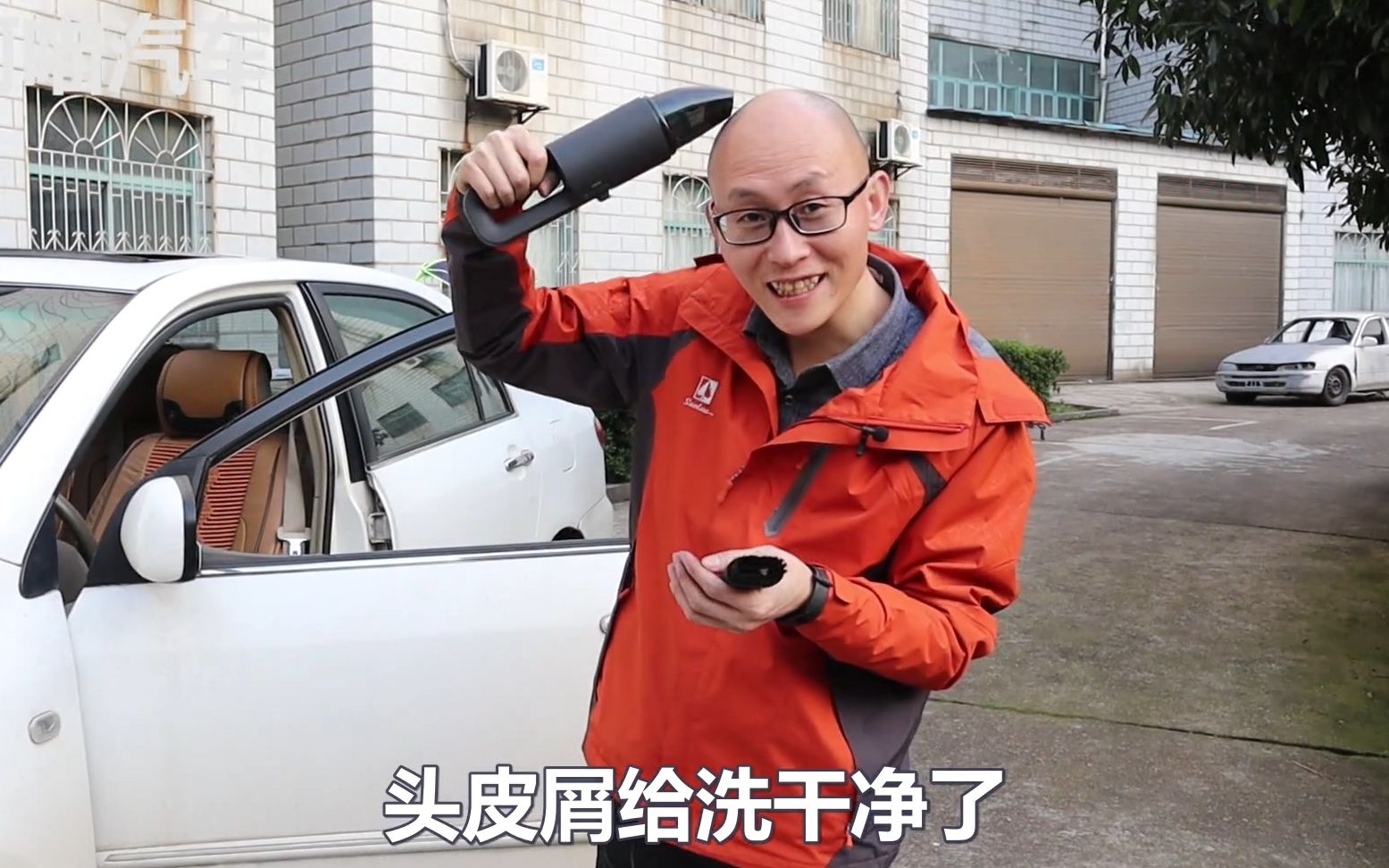 【喵】喵哥下血本买个车载吸尘器，比普通的贵4倍，脑子坏了还是被坑了