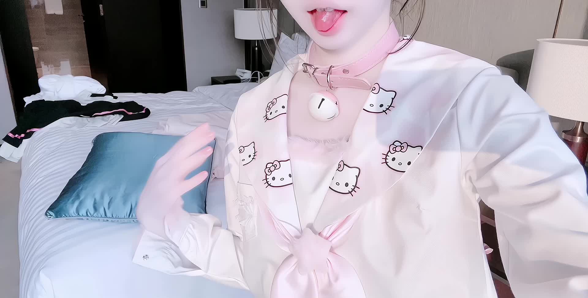 [Soft girl cat cat has become an adult] The latest video is online, begging for attention!