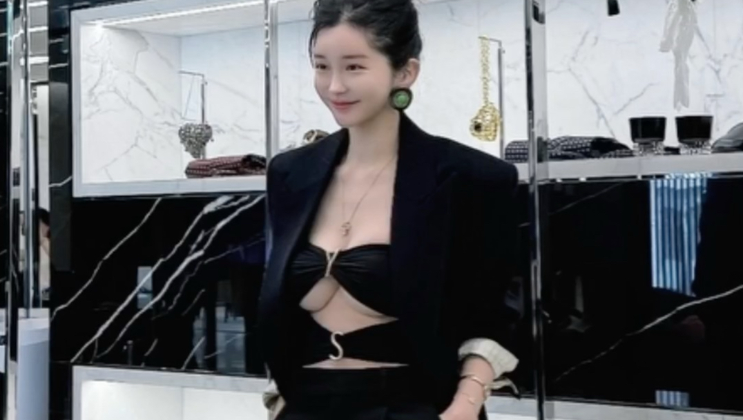 原来还有后续… 这套出门不杀疯 尹素婉