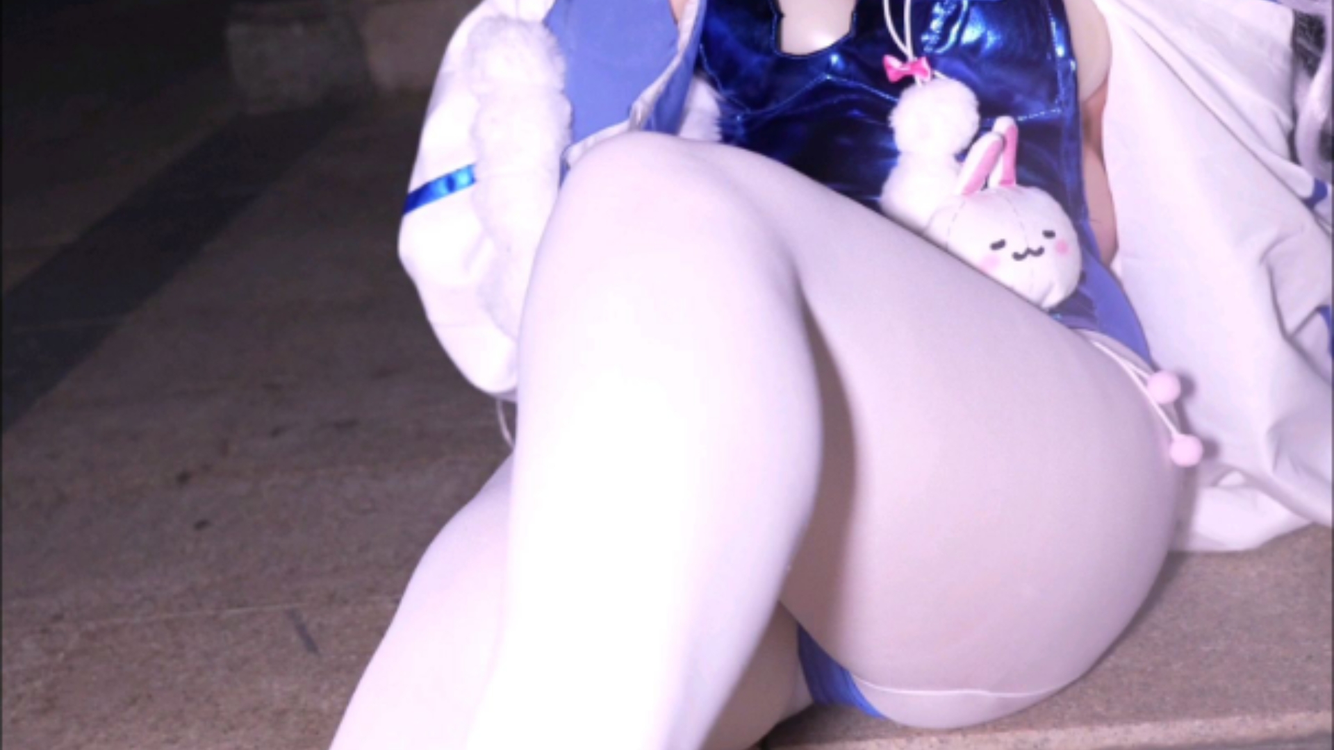 [Rafi cos] - White silk bunny girl with long legs.