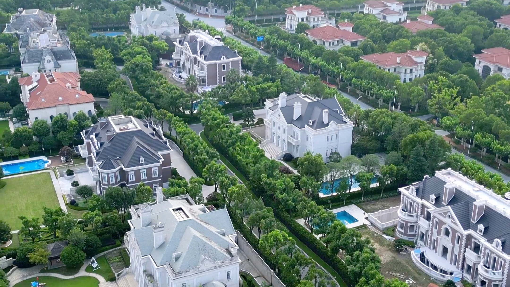 东郊·上海富人区，住这里的才是大佬，最贵的房子可以换8套汤臣一品，普通人奋斗一辈子都买不起，希望有一天你会成为这里的业主