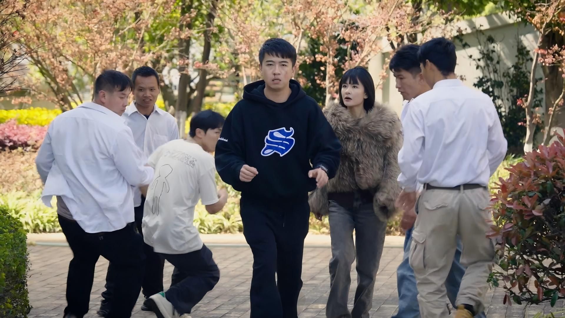 陈翔六点半:一二三木头人，不许说话不许动