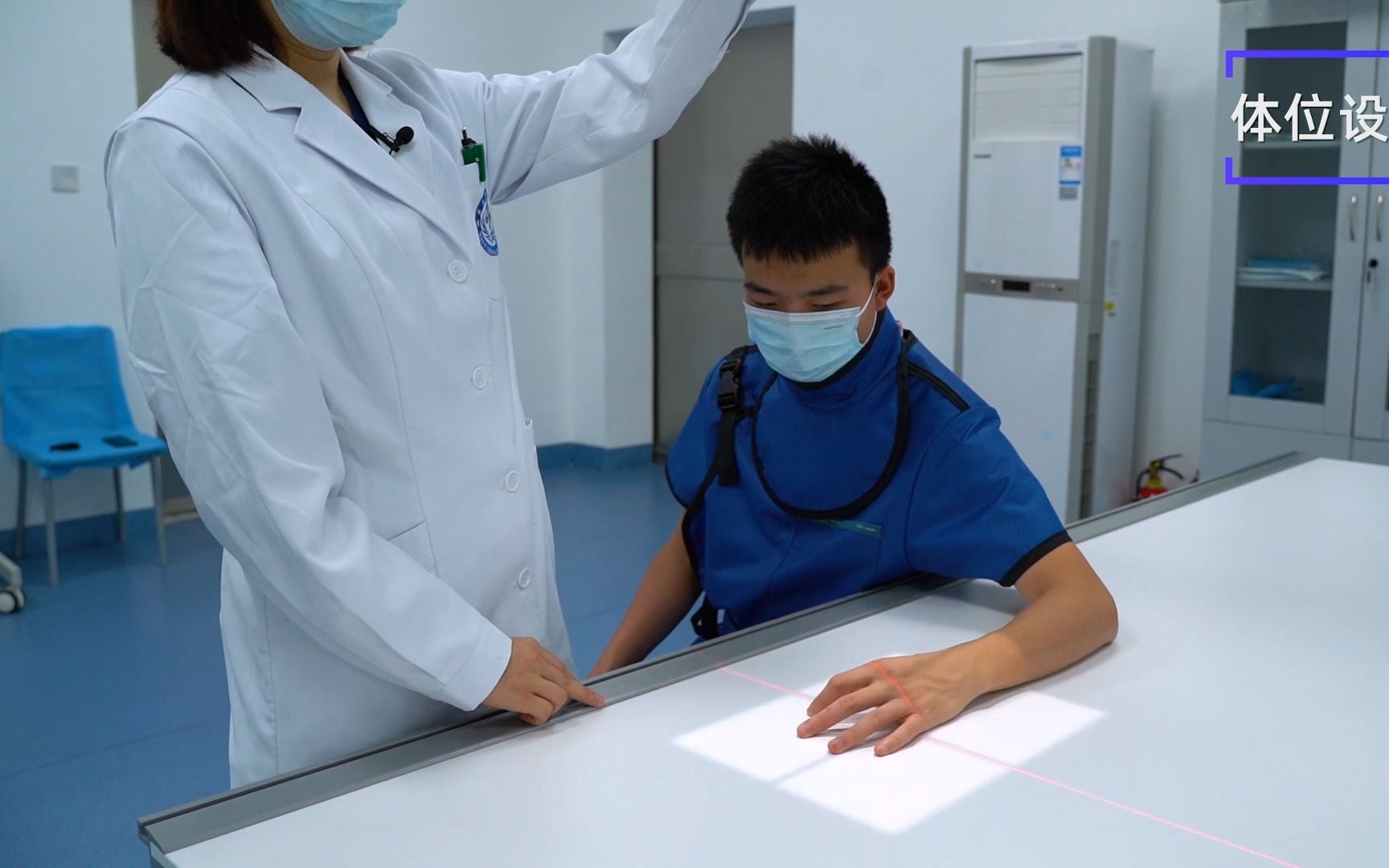 X线规范化检查：手部正侧位摄影