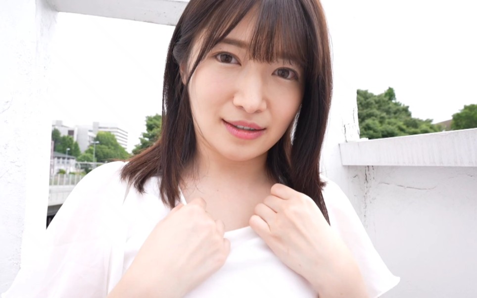 Another kind of dress, I like it.