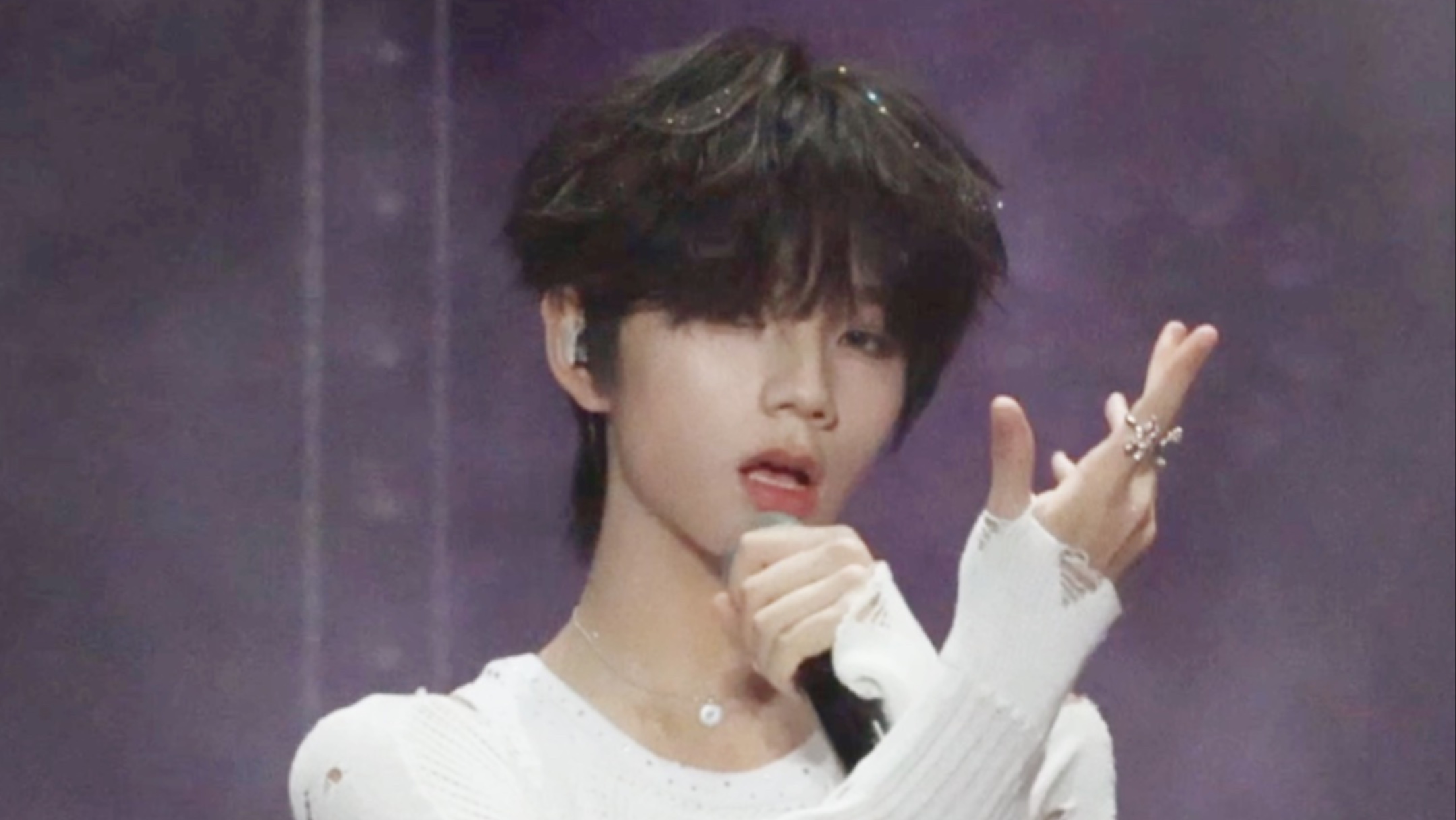 【王橹杰】250816《路灯下的小姑娘》直拍