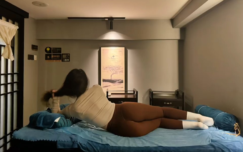 Lay down and be beautiful