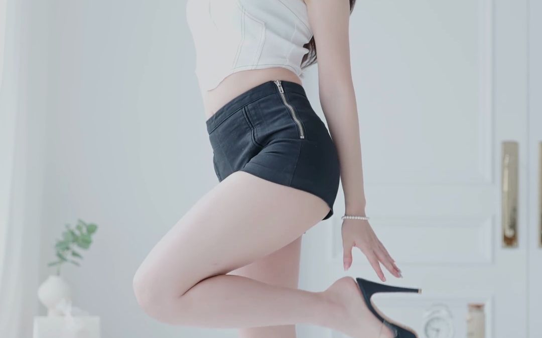 Miss Rose's bustier hot pants outfit