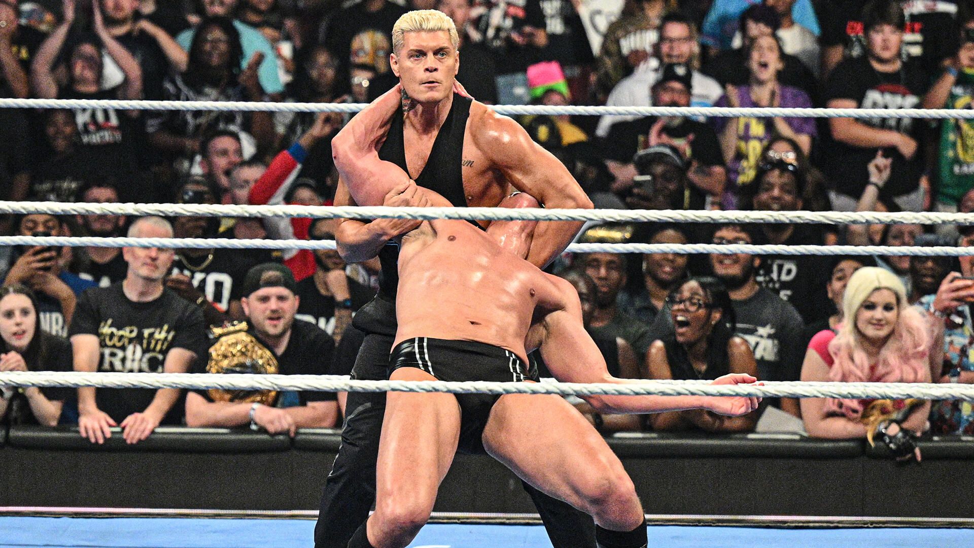 【WWE SD 5/16】人气选手回归主场！巨兽乱入科迪签约合同！