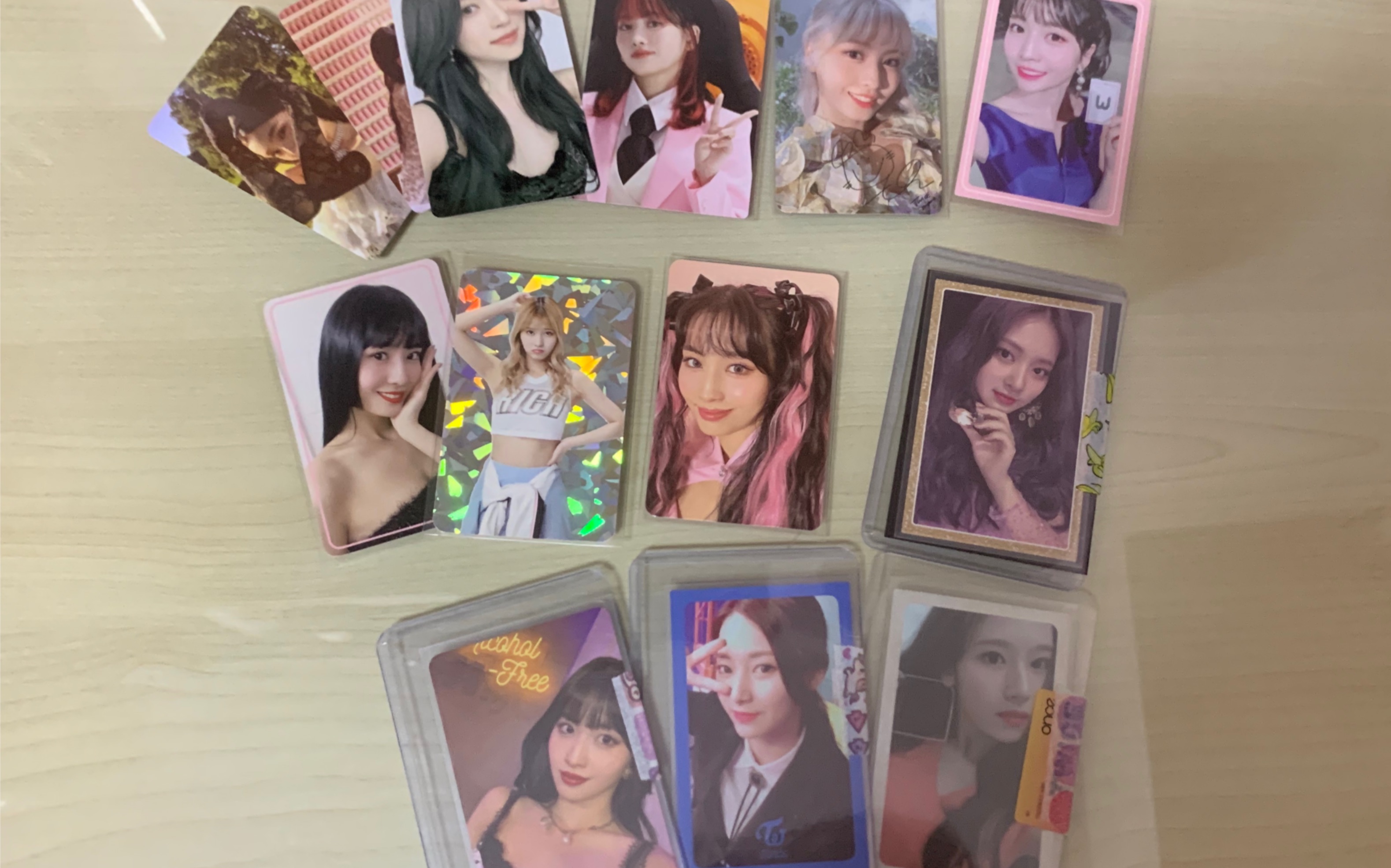 【开箱】twice杂七杂八的小卡 momo平井桃 sana 周子瑜