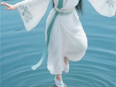 可爱的美丽仙子在头顶上练滑步