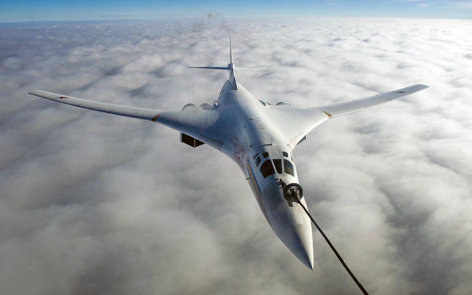 轰炸机中的“白天鹅” 俄罗斯图-160轰炸机最新画面曝光