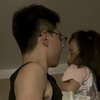 哥哥叫不醒妹妹，干脆直接“掳”走了