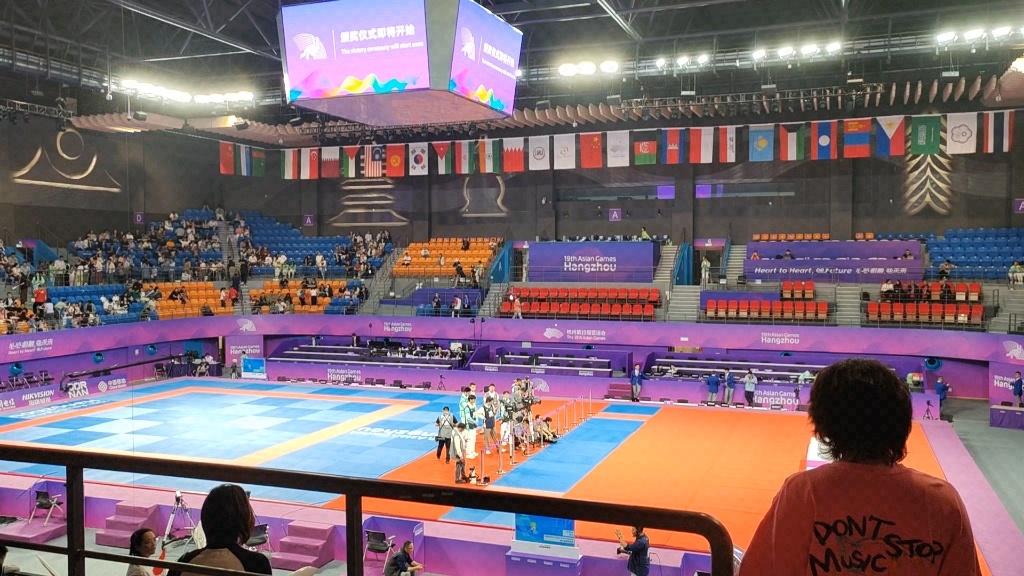 杭州亚运会柔术项目决赛结束后，场内响起《告白气球》