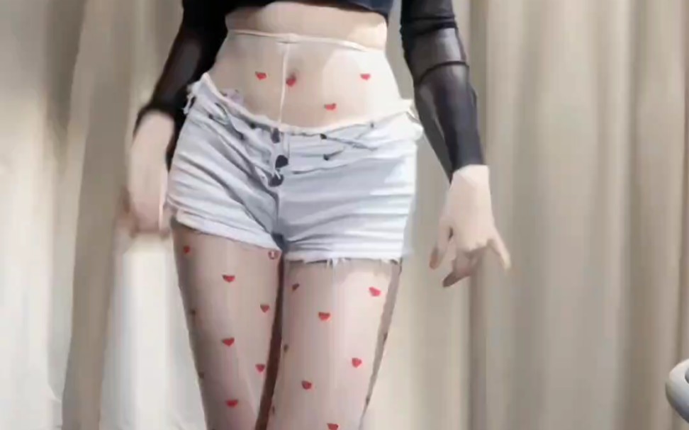 Who's the audience for polka dot waist silk?