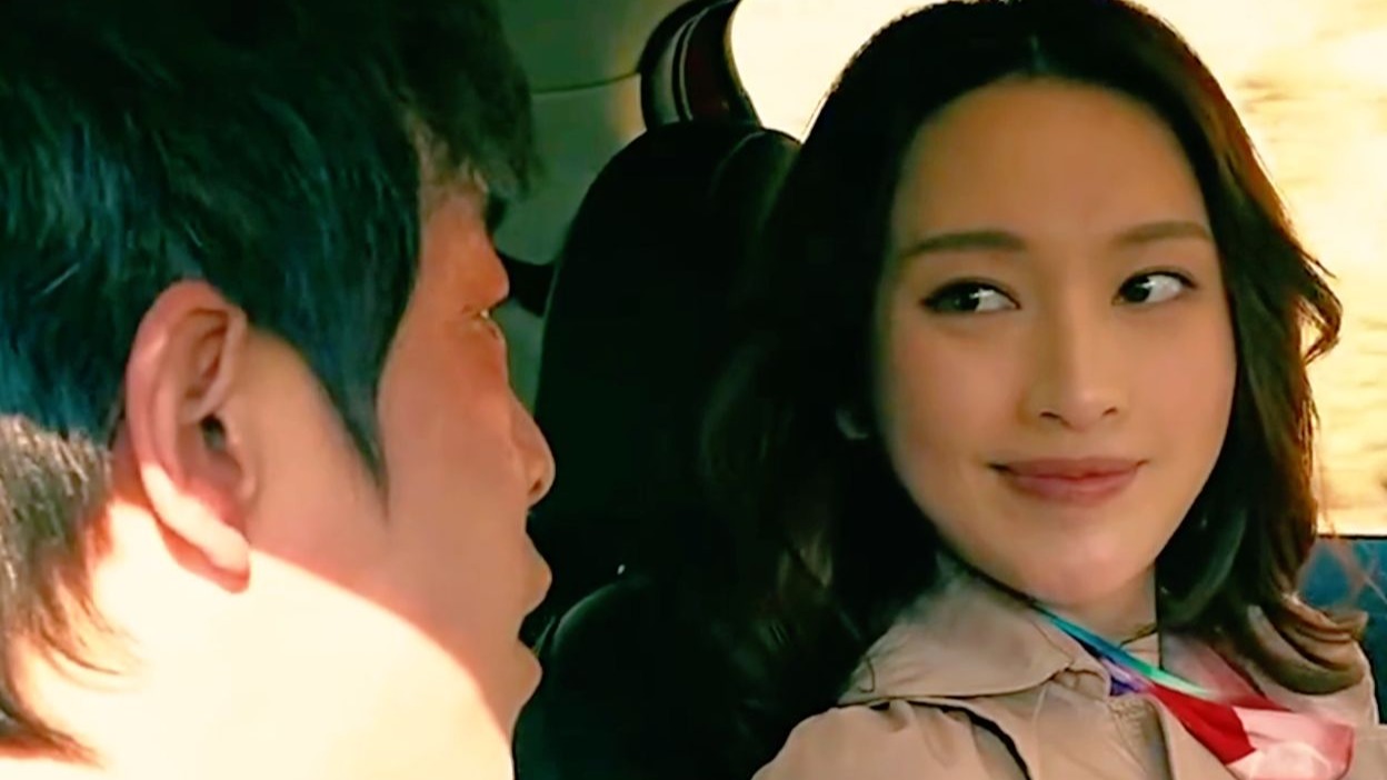 导演只是让她贡献一双腿，却让两大影帝原地傻眼忘记台词，张俪真的是天生尤物啊《心花怒放》