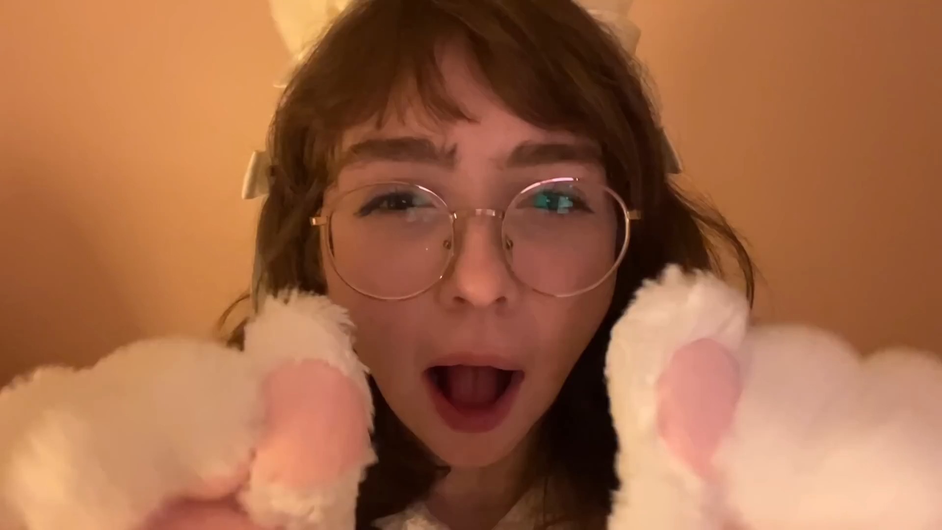 [clara] catgirl tries to get candy out of a jar ASMR