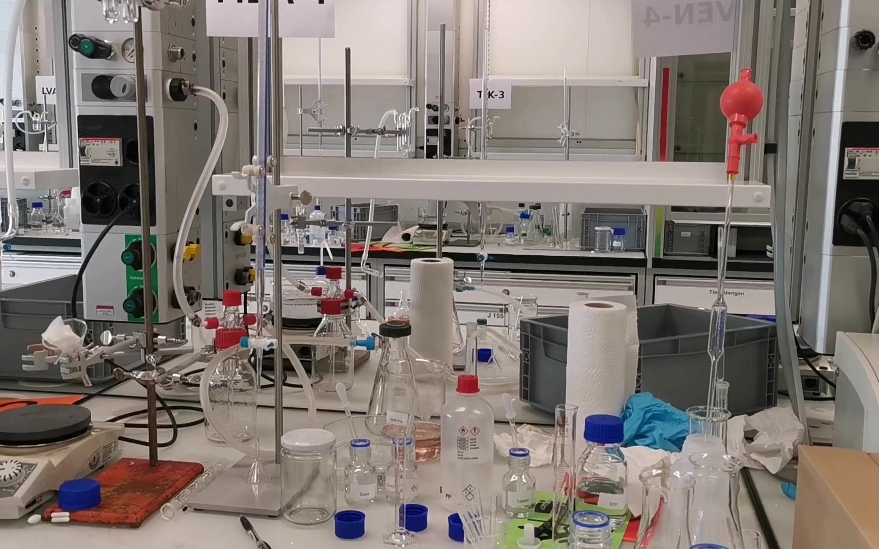欣赏下 国际化学奥林匹克竞赛 结束后的实验室