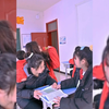 当老师不在教室时学生们的神操作，像极了我们小时候的样子