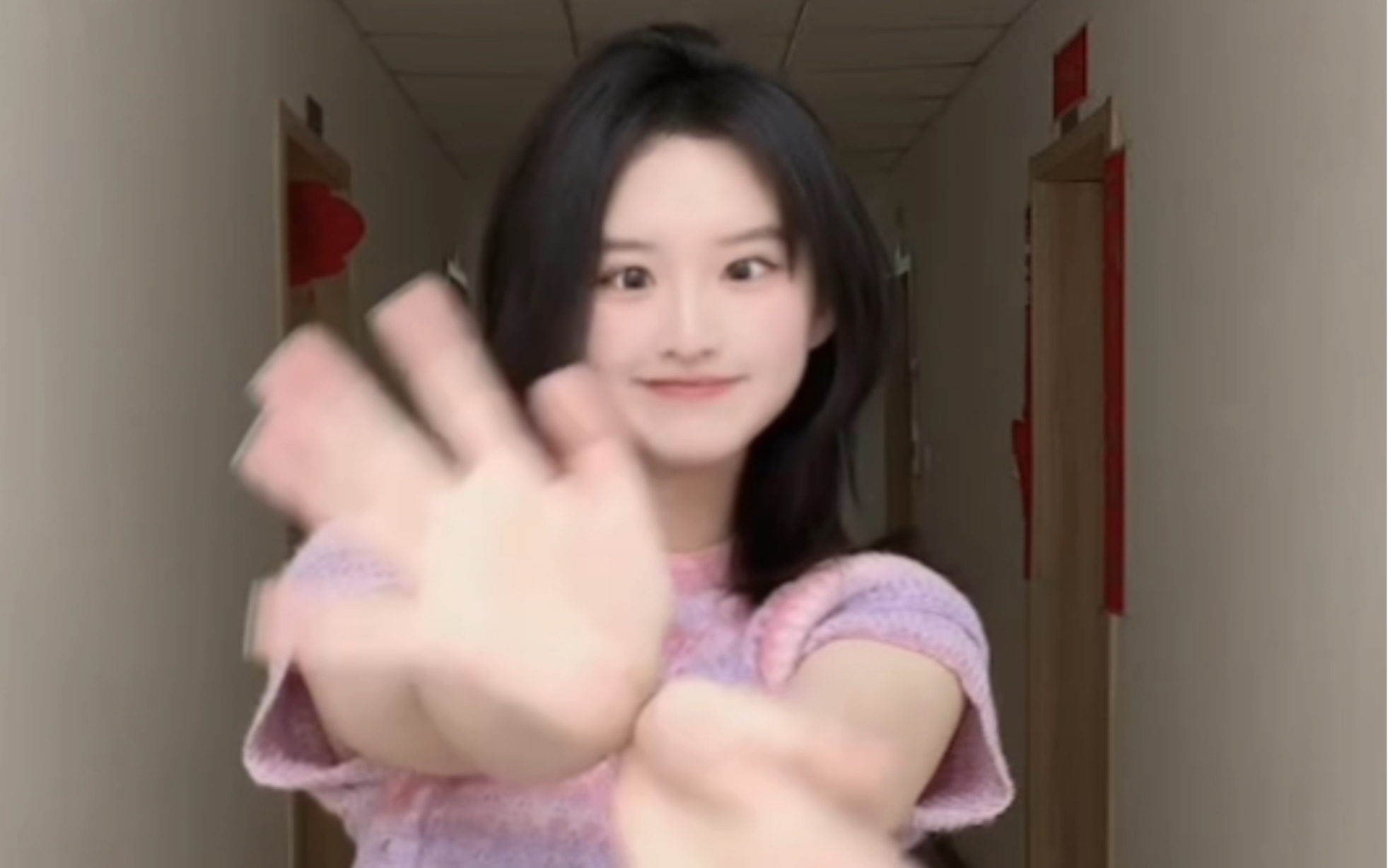 Mom told me not to play with fools #who hasn't danced jisoo's flowers yet
