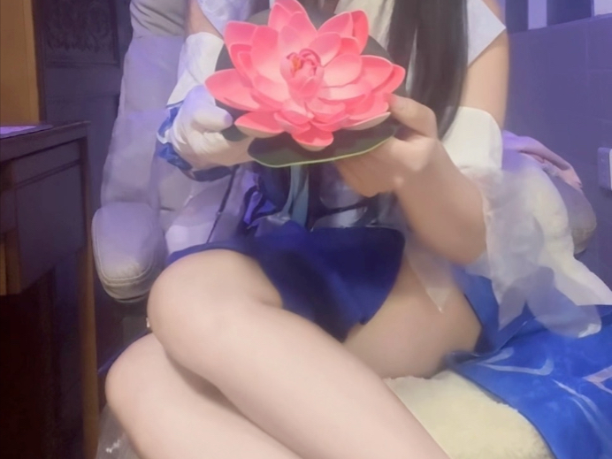 本来想牵你的手 不小心牵到头了