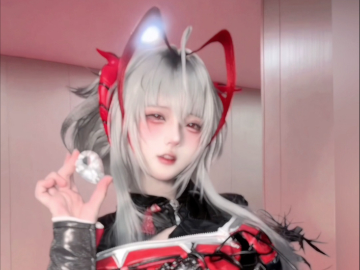 鼠鼠得吃mvp结算画面（麦晓雯cos）