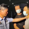 民警抓住逃犯后，我找你找了二十年，头发都给我找白了