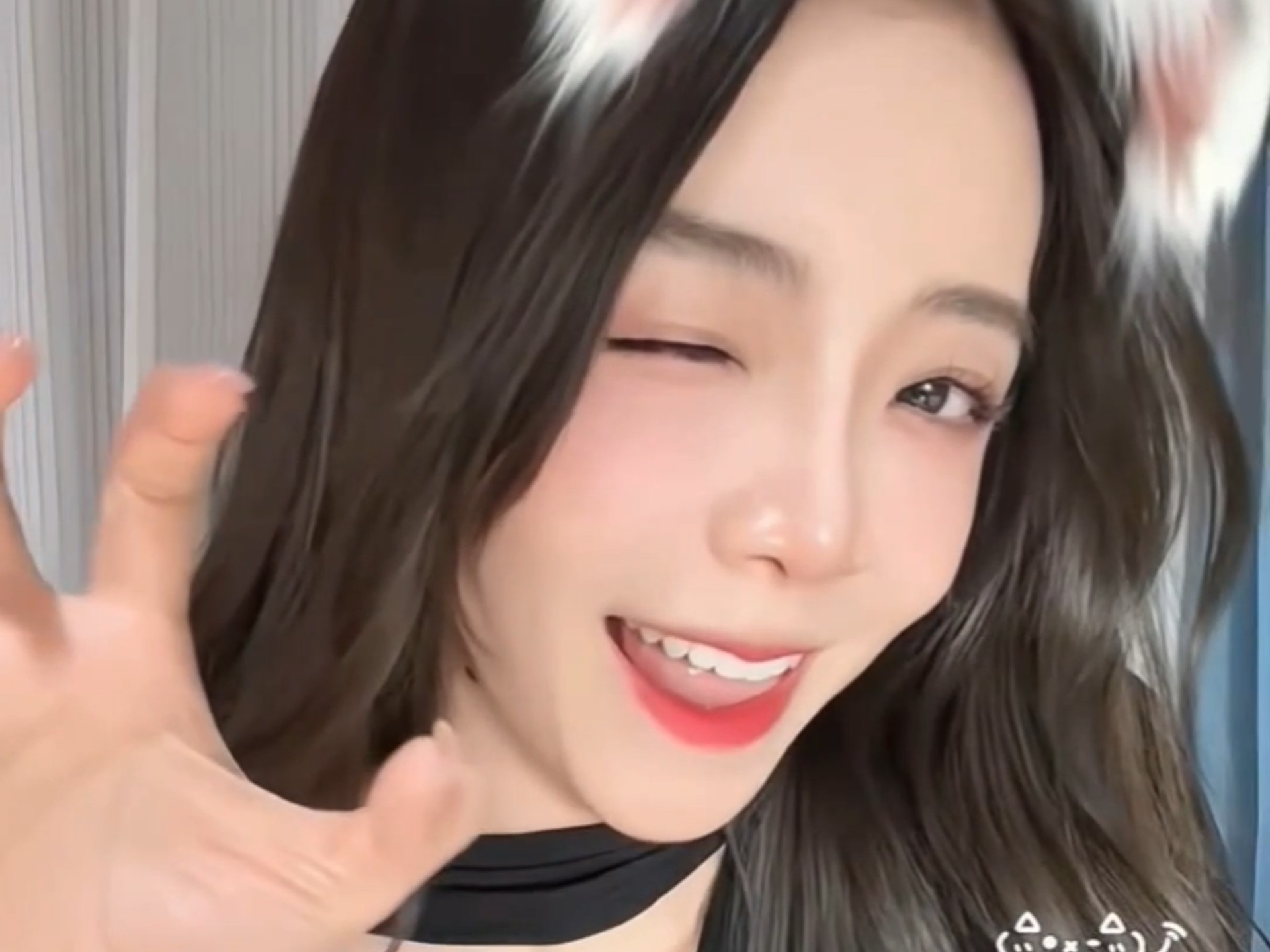 余霜怼脸～剧情挑战，该交作业了