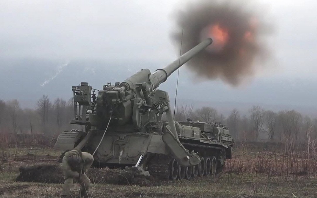 【军事】世界上最强大的自行火炮，俄罗斯203毫米自行火炮2S7M
