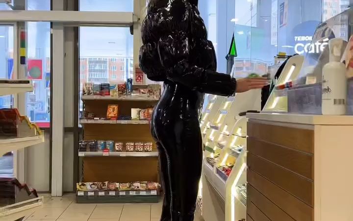 Russian model supermarket shopping vlog