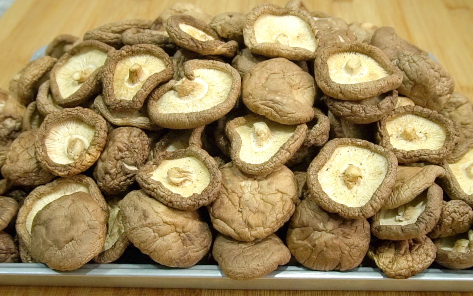 80多一斤的干香菇，自己做原来这么简单，放一年不坏，好吃又实惠