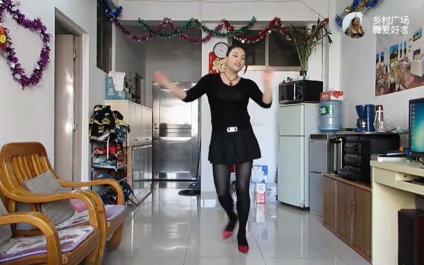 美女广场舞《激情广场舞》