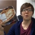 hikakin试吃价值198円的披萨