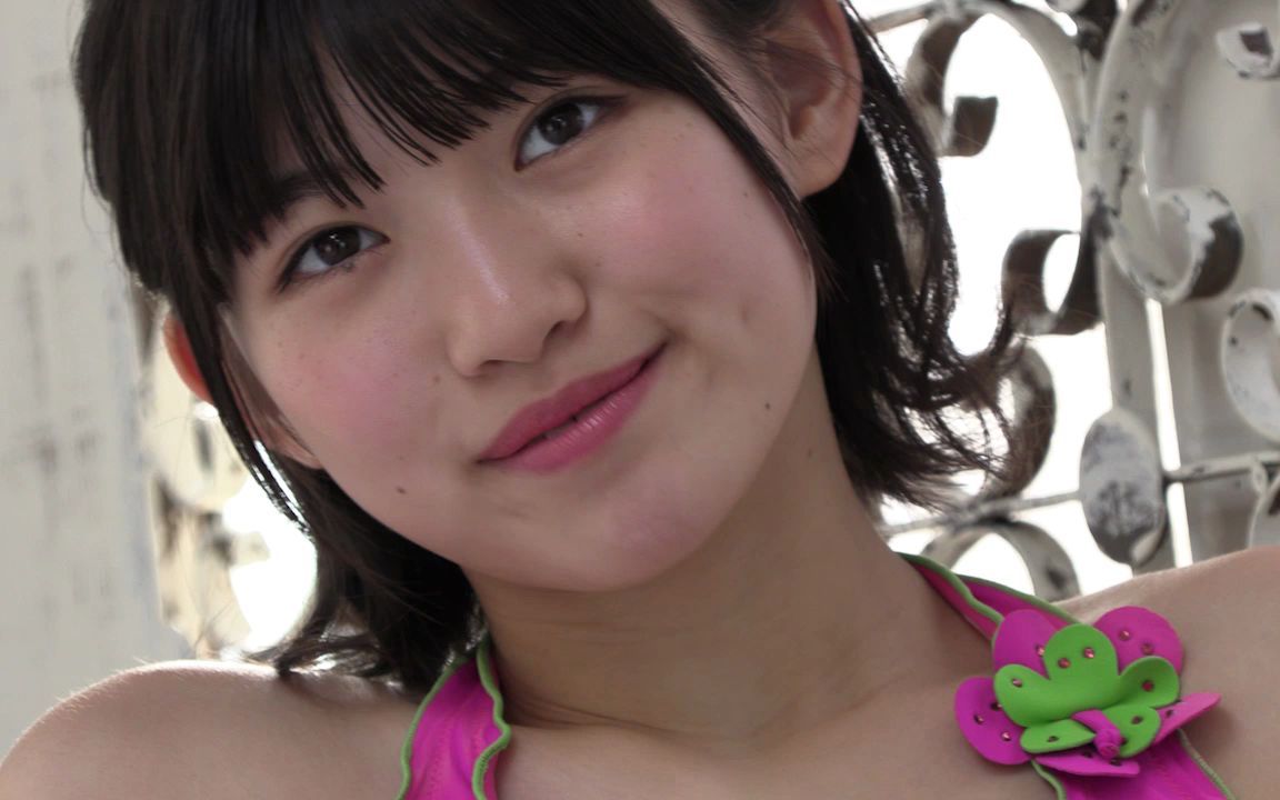 Risa Sawamura's swimsuit is on display