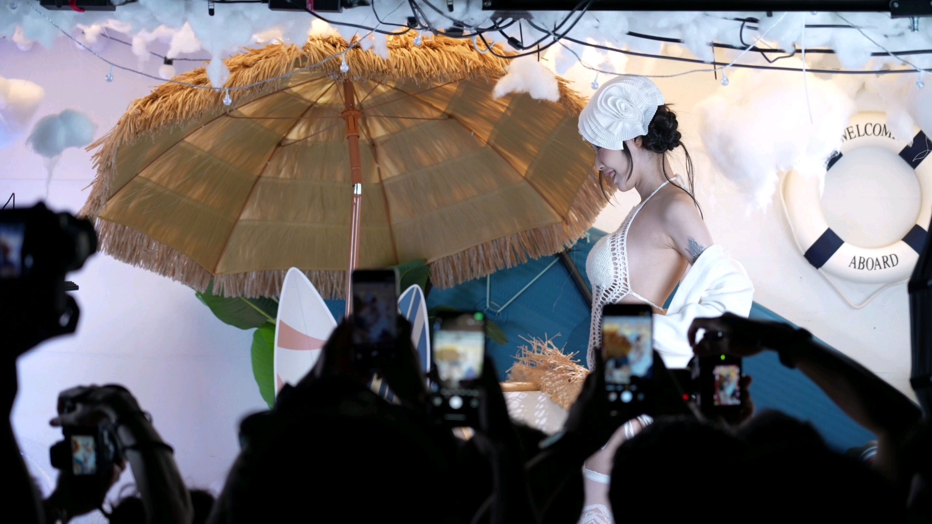 [River fun white hollow suspenders] - teachers are too good, the beach theme is too hot to top (7-19 fireflies)