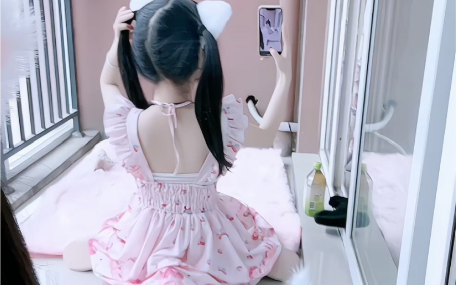 [Soft girl cat cat has become an adult] The latest video is online, begging for attention!