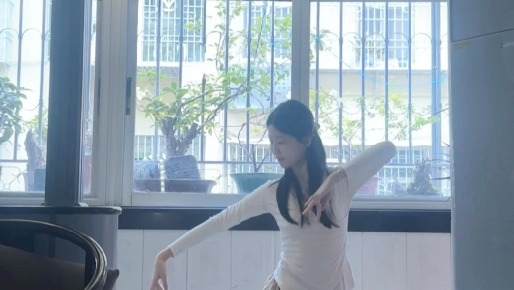 终于跳了小时候最爱听的歌！