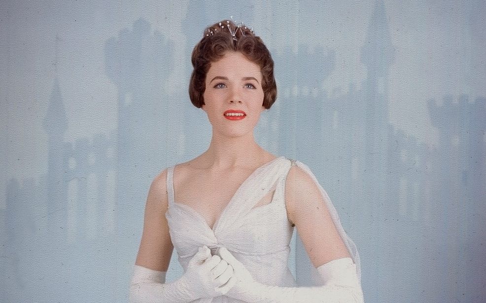 _1957__【音乐剧】【中字】Cinderella_（灰姑娘）-Julie_Andrews.mp4