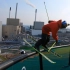 GoPro：看滑板大神JesperTjäder 如何在建筑物顶部滑雪 老外真会玩系列 滑板滑到屋顶了 旱冰双板了解一下