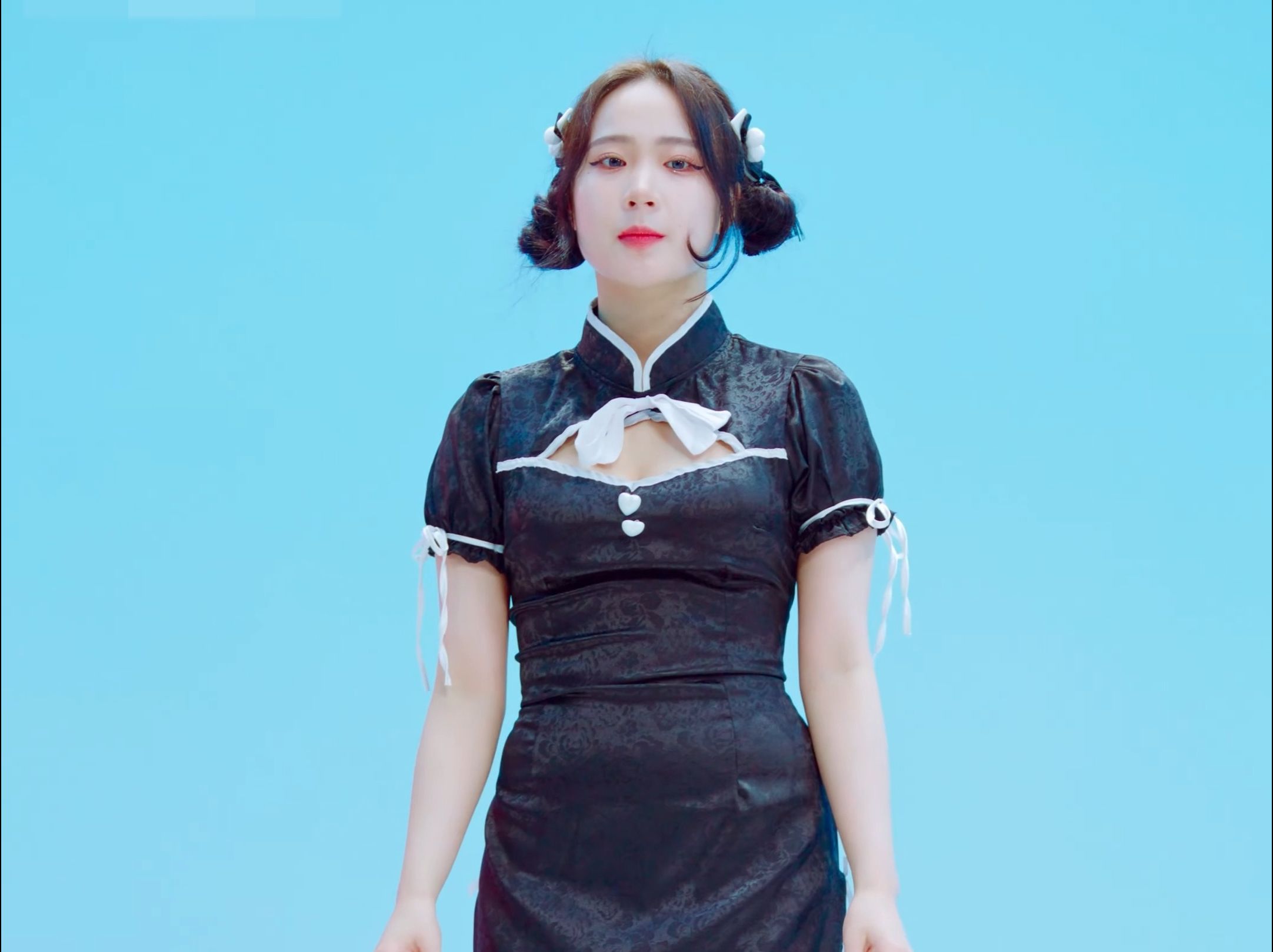Jung In, Otaku Dance. Black Cheongsam.