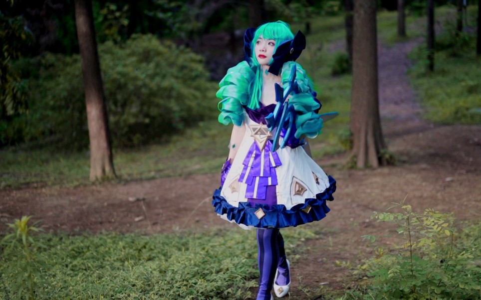 Shadow Island, Gwen Foyle.