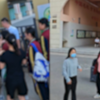 河北一中学不让长发女生进校，保安门口检查：宿舍没吹风机不易干