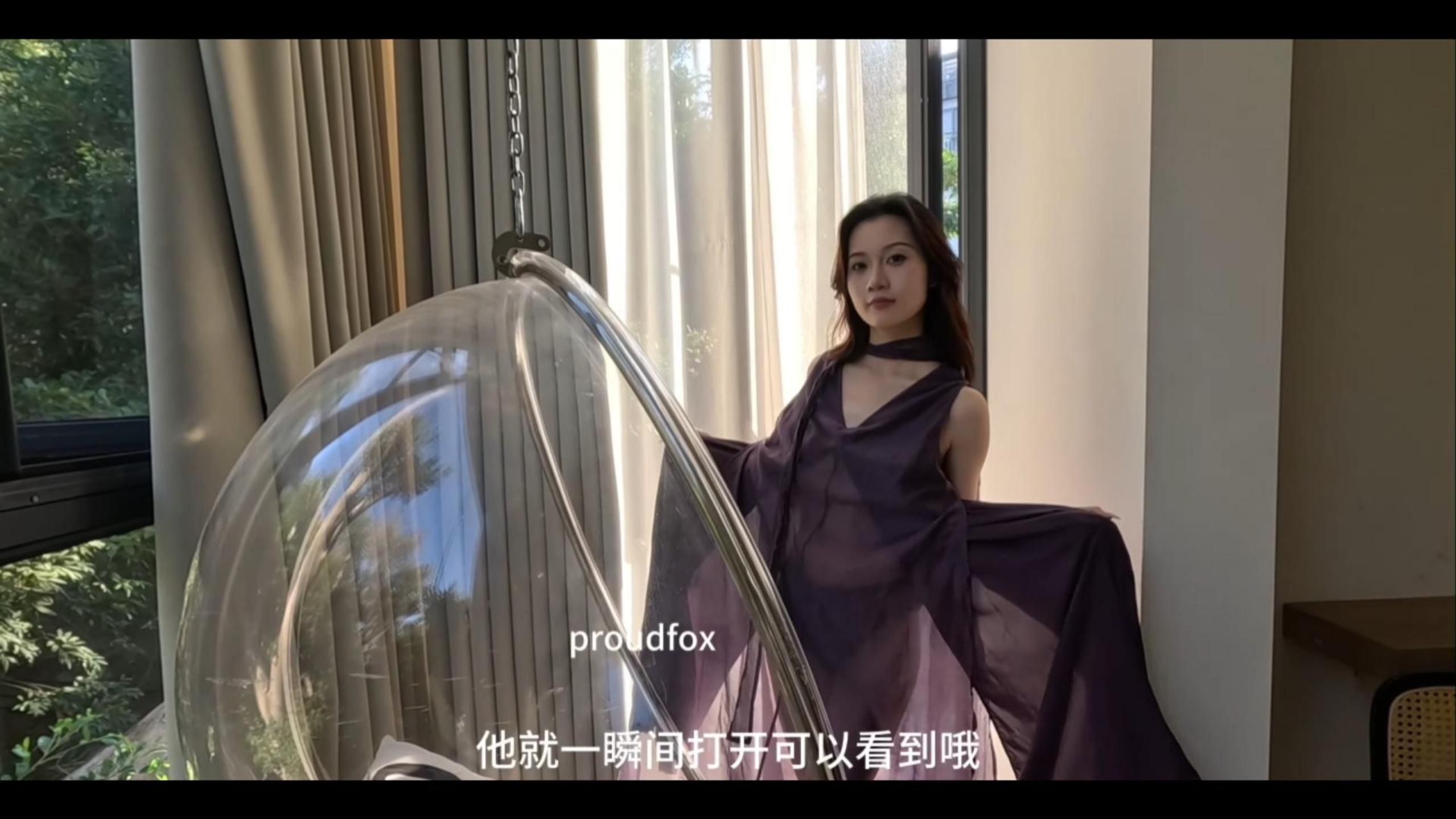 高挑萌萌的大学生展示一款礼服款连衣裙---你相信光吗？