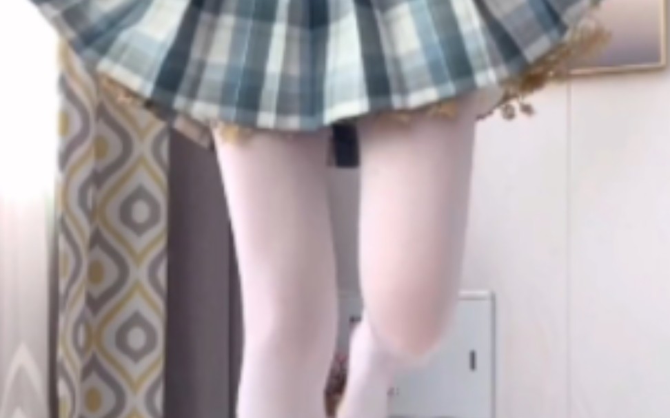 jk with cat's paw socks