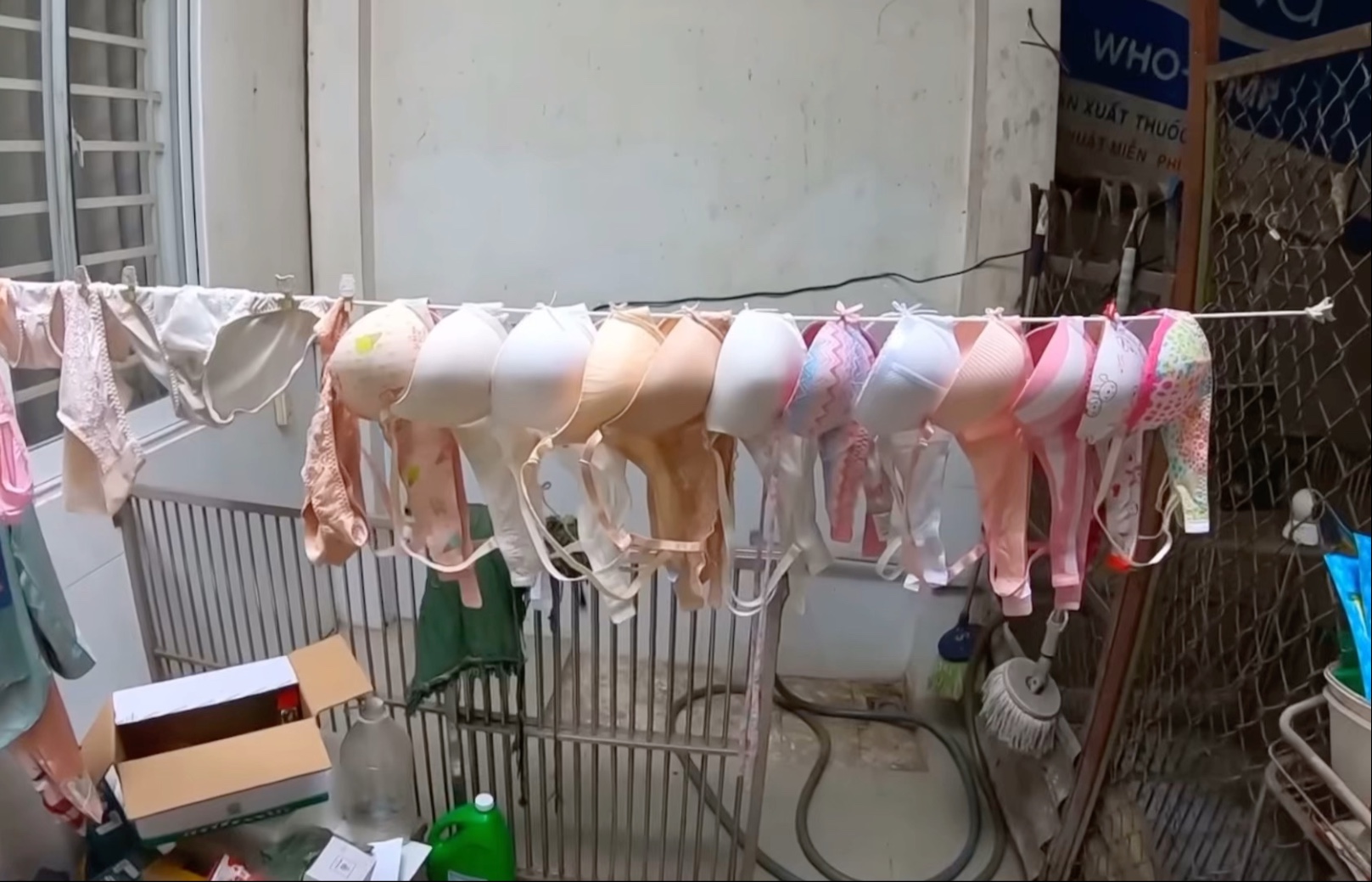 帮闺蜜们晾衣服